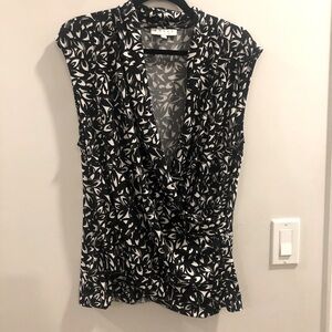 Sleeveless business blouse​